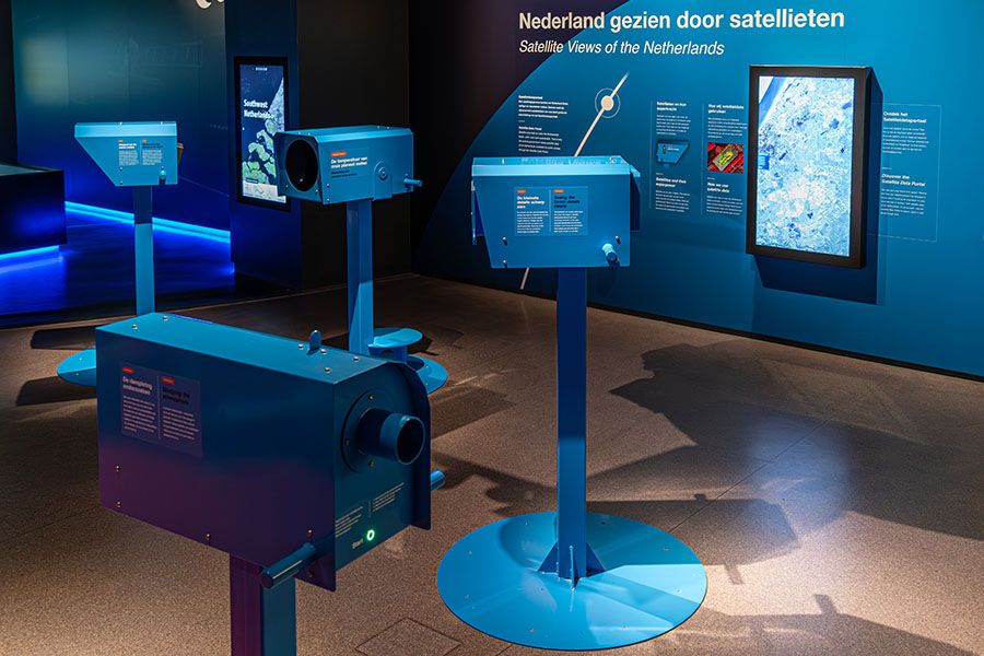 overzicht tentoonstelling satellieten Space Expo